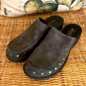 BORN clogs gray suede 7M beautiful condition